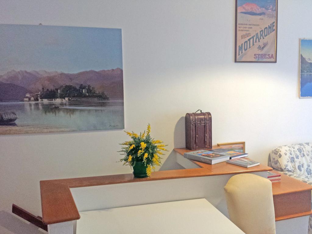 Appartamento Via De Vit Stresa Buitenkant foto